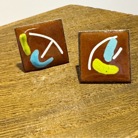 Vintage enamel on copper abstract square screwback earrings - Picture 2 of 7